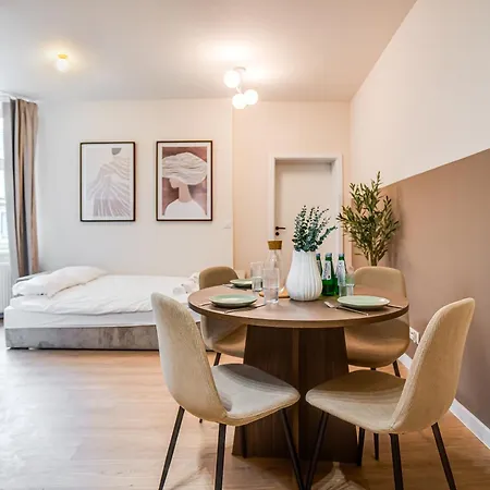 Elegancki Z Miejscem Do Pracy Obok Mtp Apartman Poznań